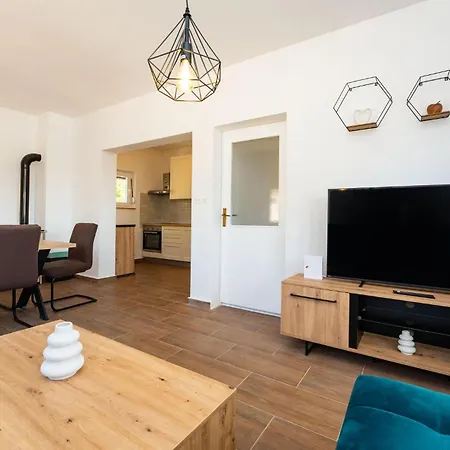 Amazing In Ferienhaus Rastevic