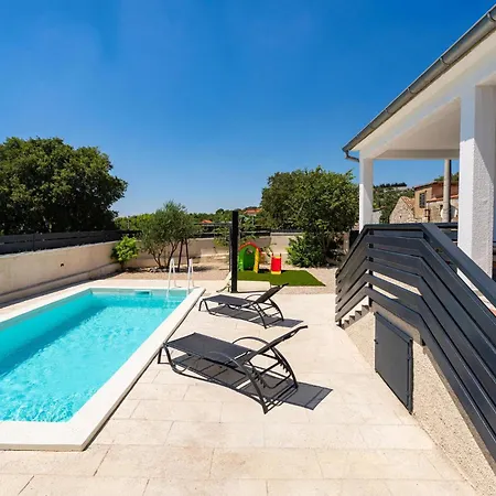 3 Bedroom Awesome In * Rastevic