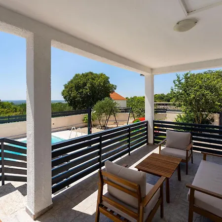 3 Bedroom Awesome In