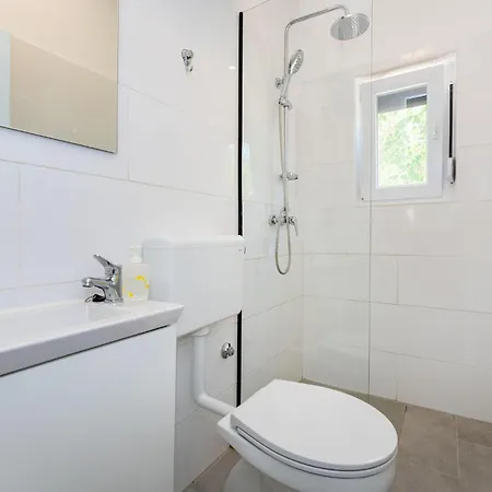 3 Bedroom Awesome In * Rastevic