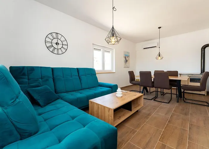 Vikendica 3 Bedroom Awesome In Rastevic