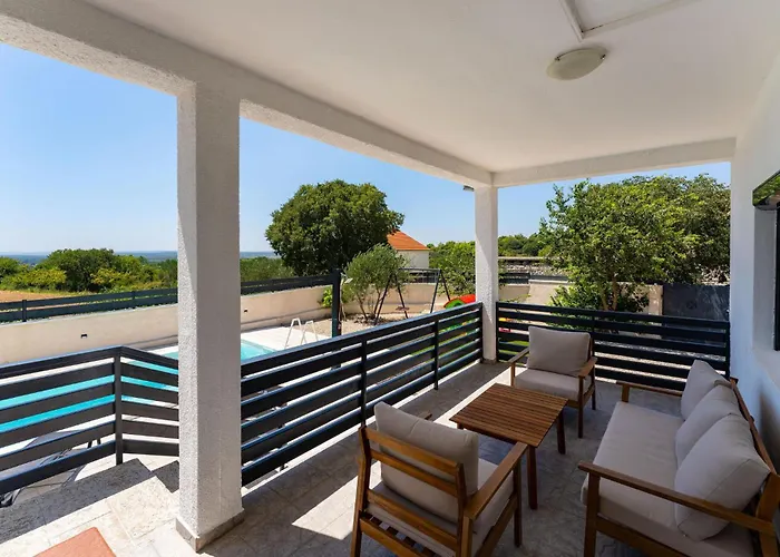 3 Bedroom Awesome In