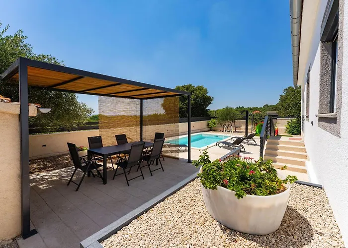 3 Bedroom Awesome In