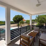 3 Bedroom Awesome In