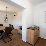 3 Bedroom Awesome In *