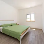 Semesterbostad 3 Bedroom Awesome In Rastevic