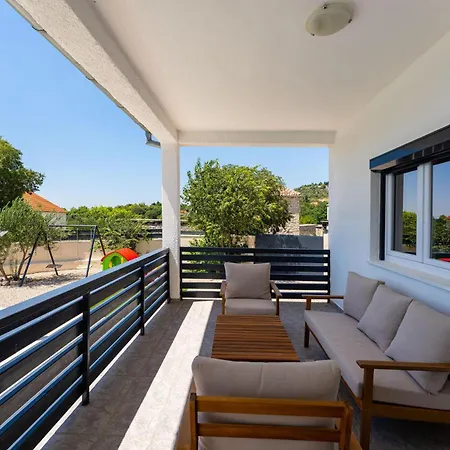 3 Bedroom Awesome In Dom wakacyjny