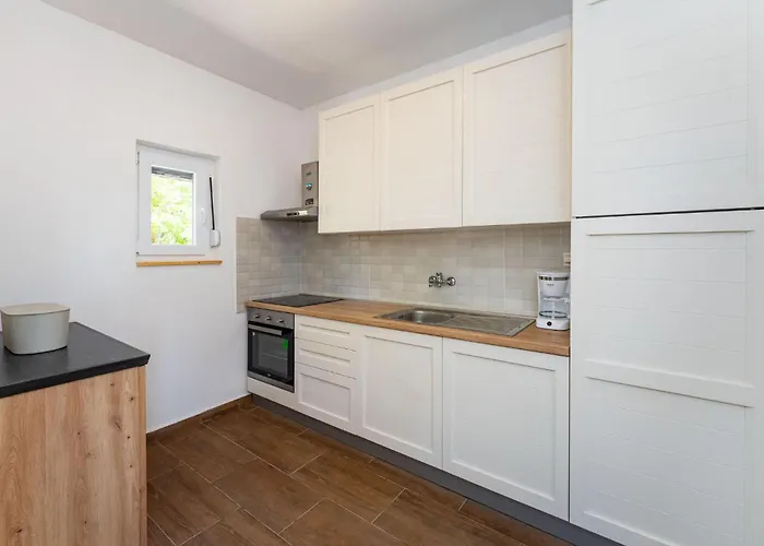 Σπίτι διακοπών 3 Bedroom Awesome In Rastevic