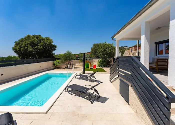 3 Bedroom Awesome In * Rastevic