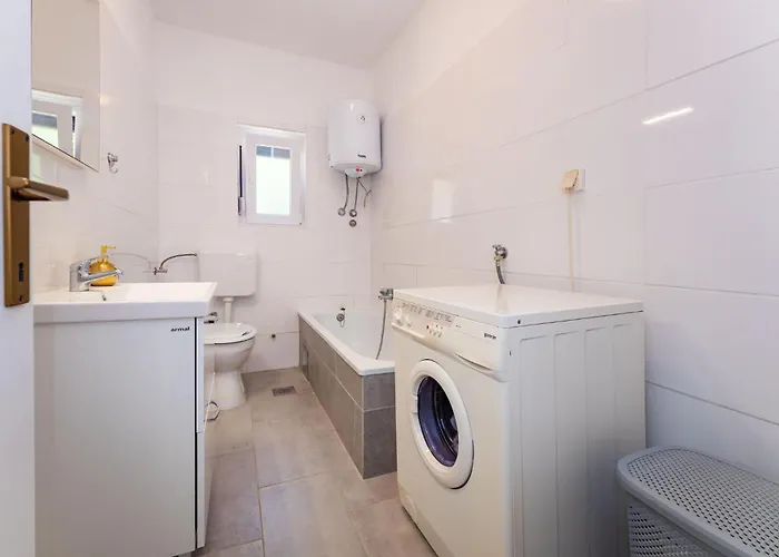 3 Bedroom Awesome In * Rastevic