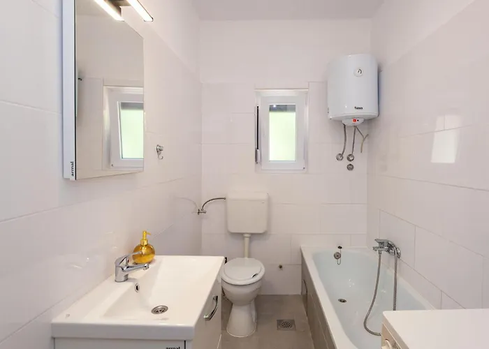 3 Bedroom Awesome In Nyaraló Rastevic