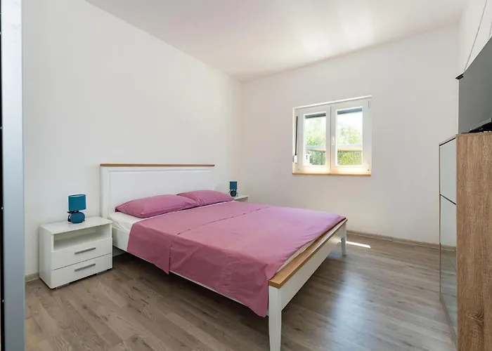 3 Bedroom Awesome In Rastevic