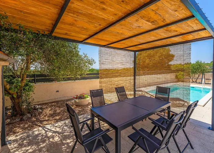 3 Bedroom Awesome In