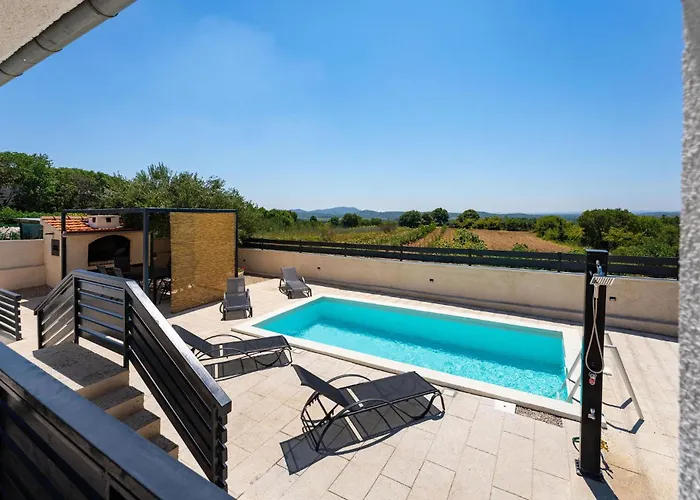 Σπίτι διακοπών 3 Bedroom Awesome In *