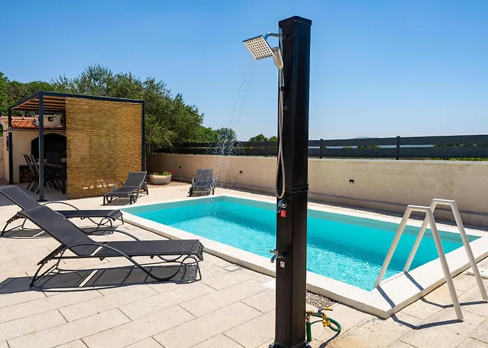 3 Bedroom Awesome In * Rastevic